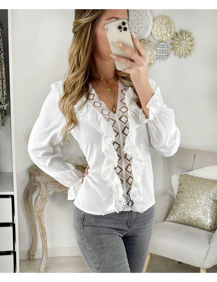 Ma Blouse Petits Volants Et Brodée "White" 3 Ma Blouse Petits Volants Et Brodée "White"