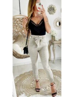 Mon Pantalon Bas Resserré Beige Rayé Et Sa Ceinture