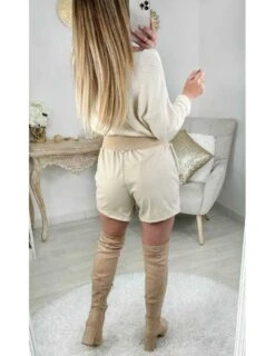 Mon Short Beige Style Cuir Et Sa Ceinture "boutons Dorés" -Vive Le Style Boutique mon short beige style cuir et sa ceinture boutons dores 2